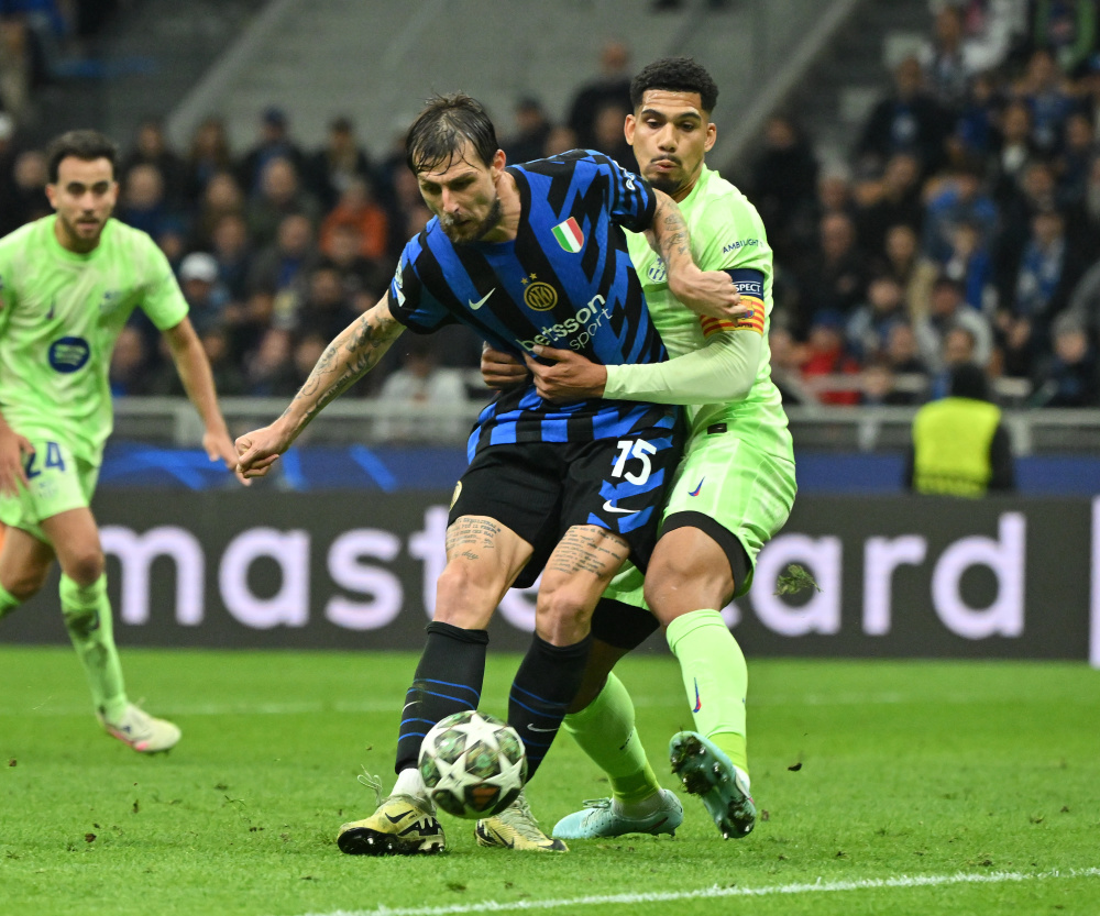 麦克·皮耶萨在 911 事件后的首场比赛击出逆转轰，治愈了纽约