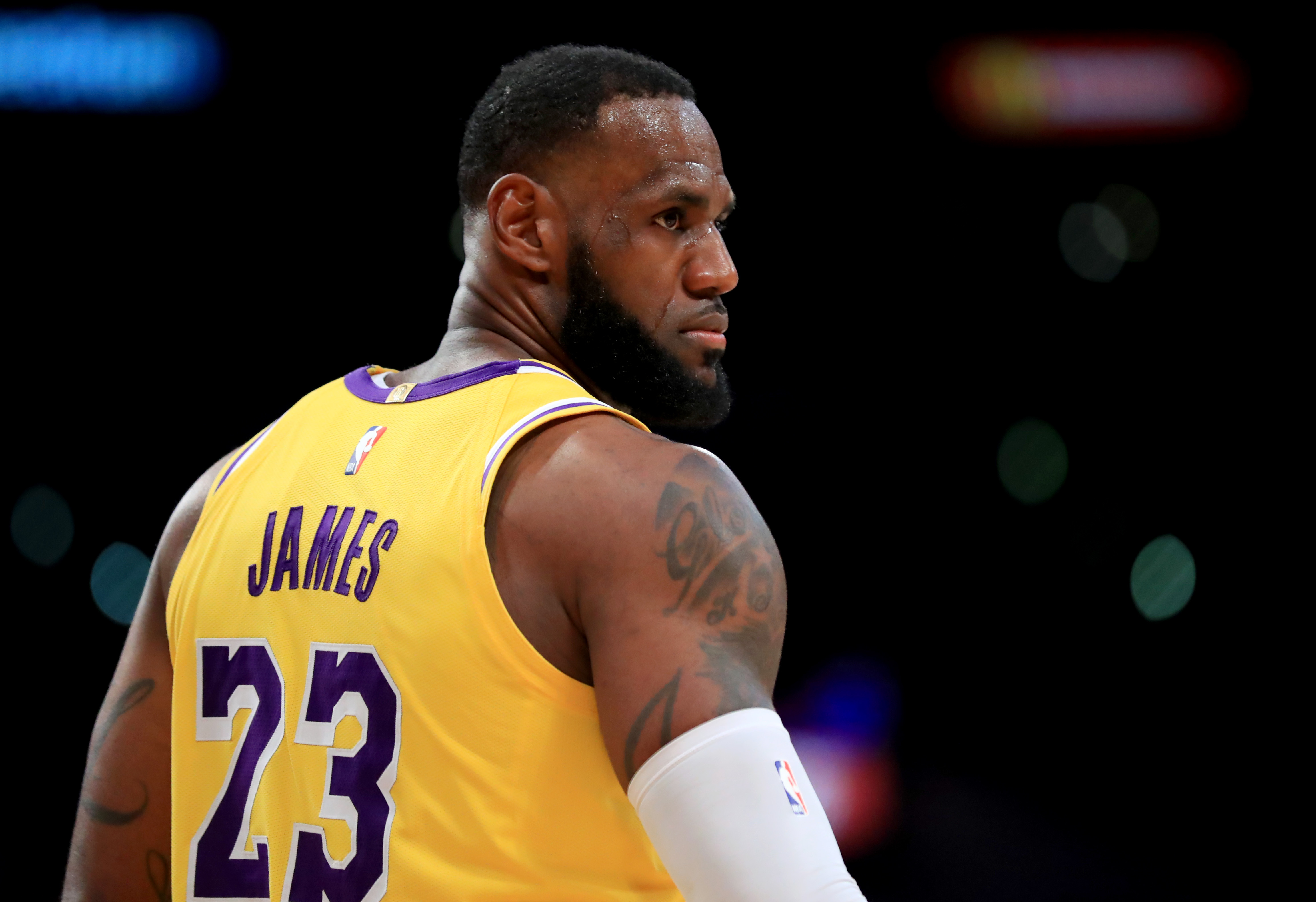 新鹏城官方：中超收官战主场vs成都票价全场60元，地点在肇庆