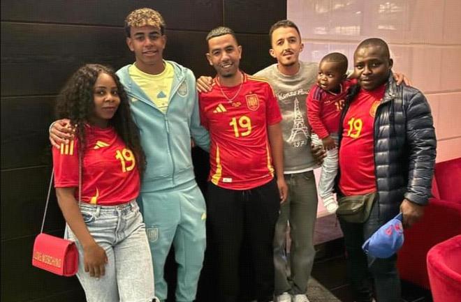 The MongolZ巨型LOGO闪耀乌兰巴托摩天轮 亚洲CS历史最佳战绩战队获家乡力挺