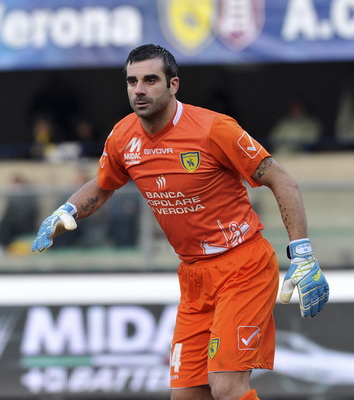 RNG公布教练组调整方案 新赛季目标明确