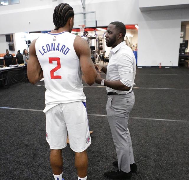 记者：除非大规模卖人，否则曼联不太可能继续追求多纳鲁马